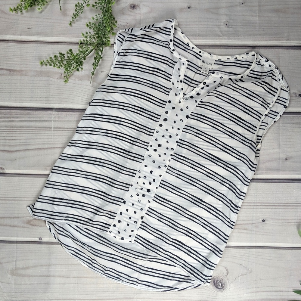 3/$15 Stylus | Black & White Blouse